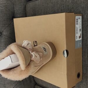 UGG Women SZ 11 Mini Bailey Bow Velvet Ribbon